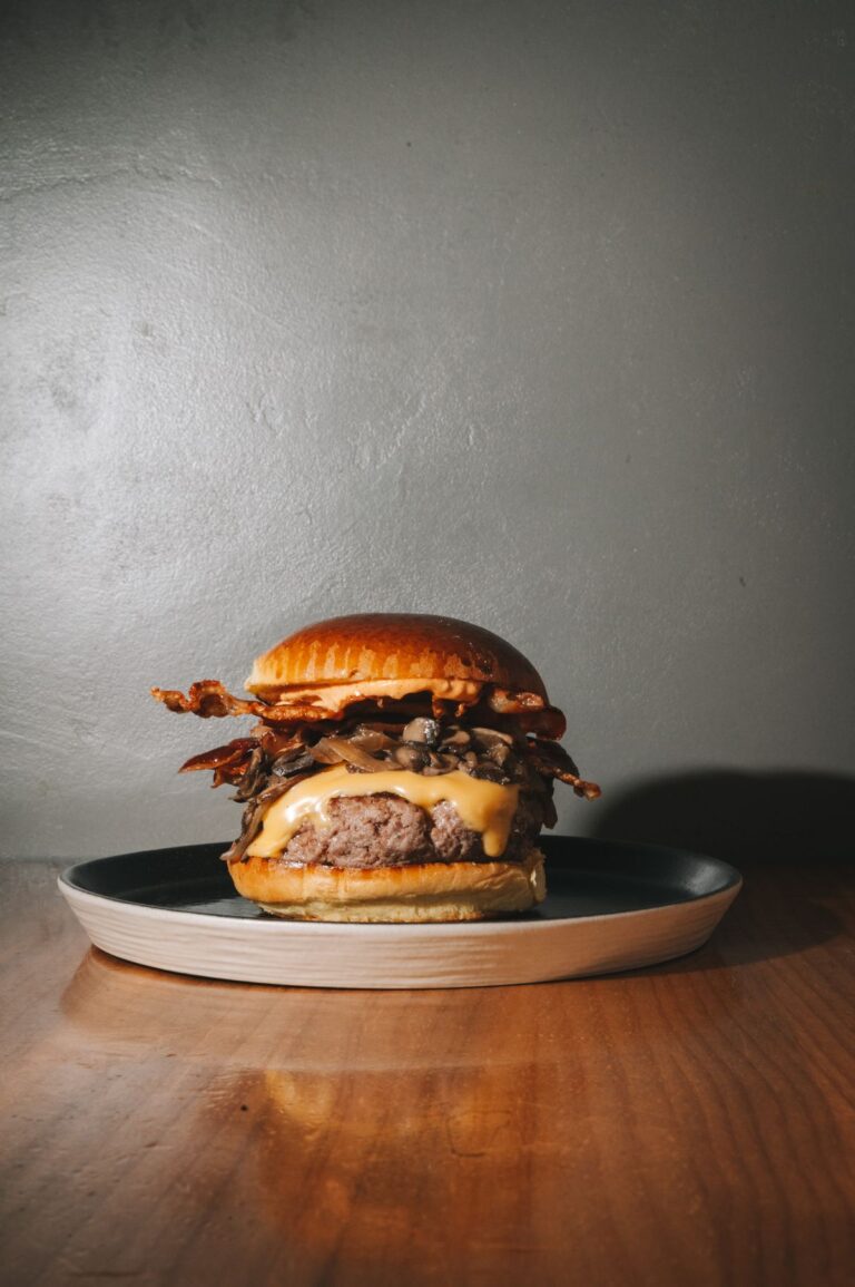 Hamburguesa con bacon y champiñones de La Real
